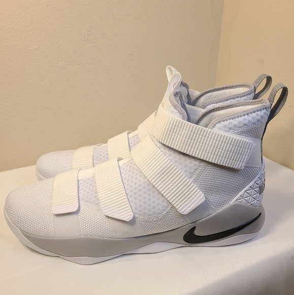 nike lebron soldier xi 11